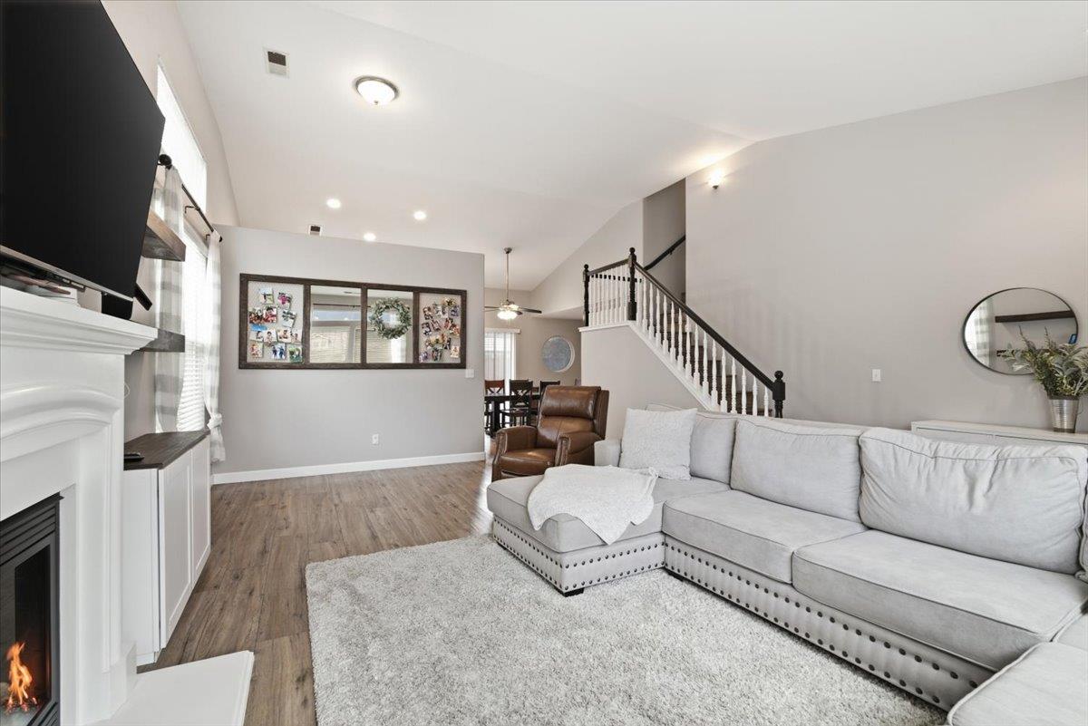 5449 Medallion Ct, Riverbank, CA 95367