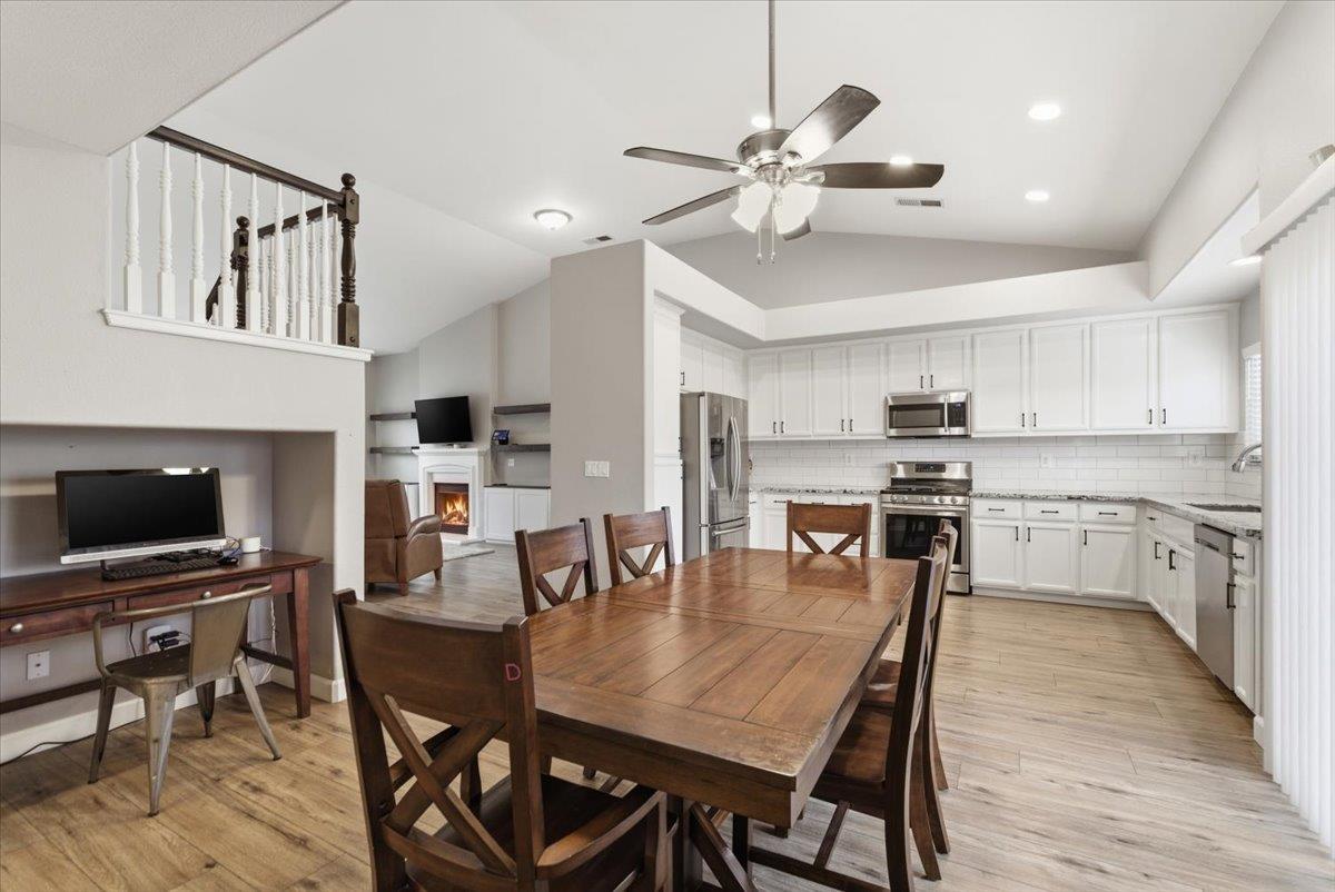 5449 Medallion Ct, Riverbank, CA 95367