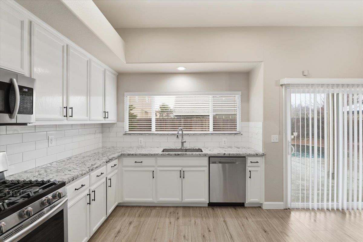 5449 Medallion Ct, Riverbank, CA 95367