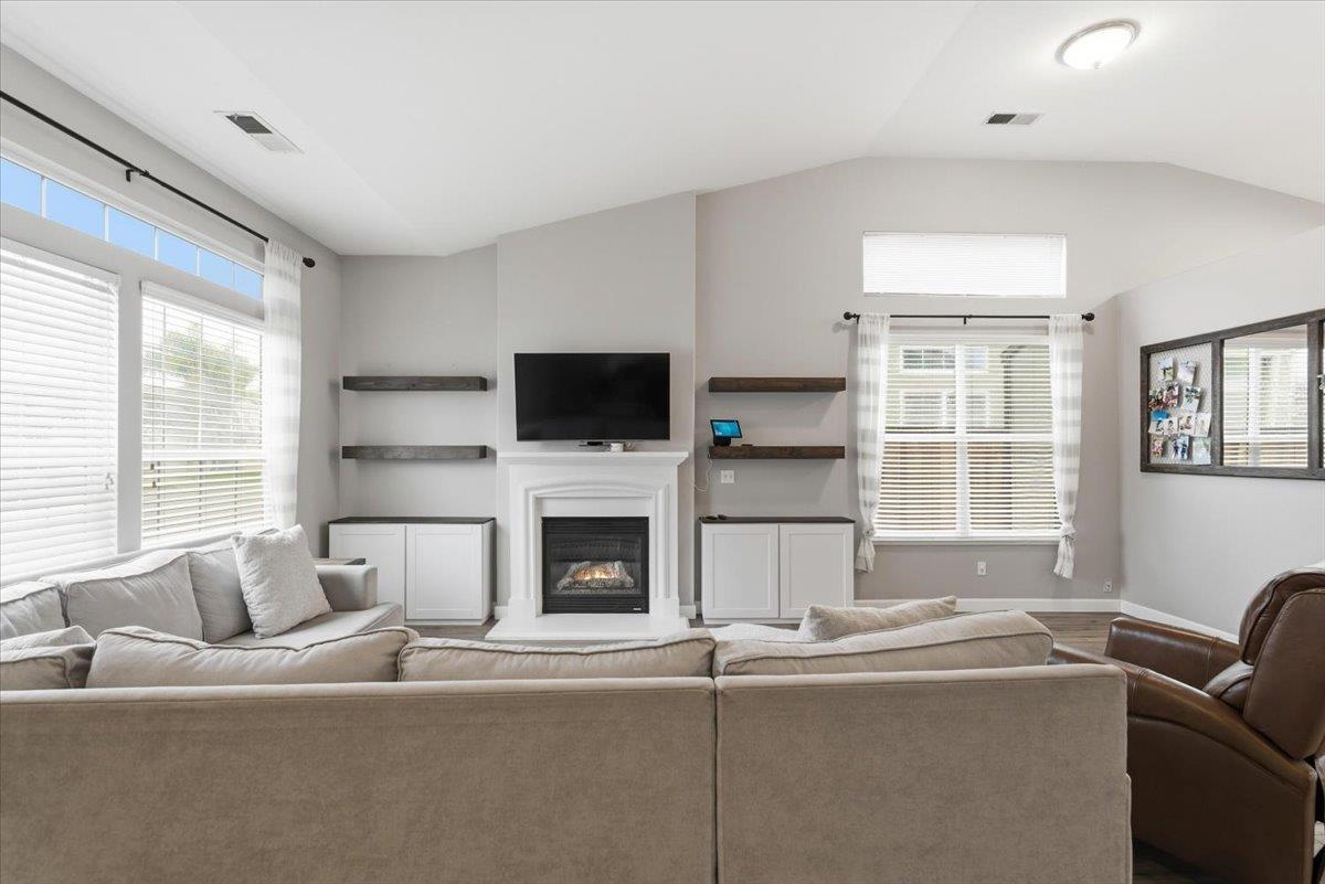 5449 Medallion Ct, Riverbank, CA 95367