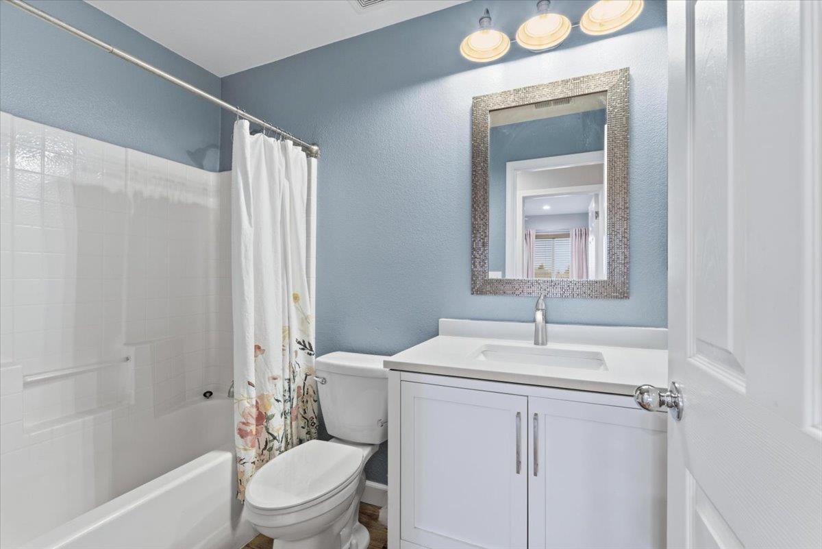 5449 Medallion Ct, Riverbank, CA 95367