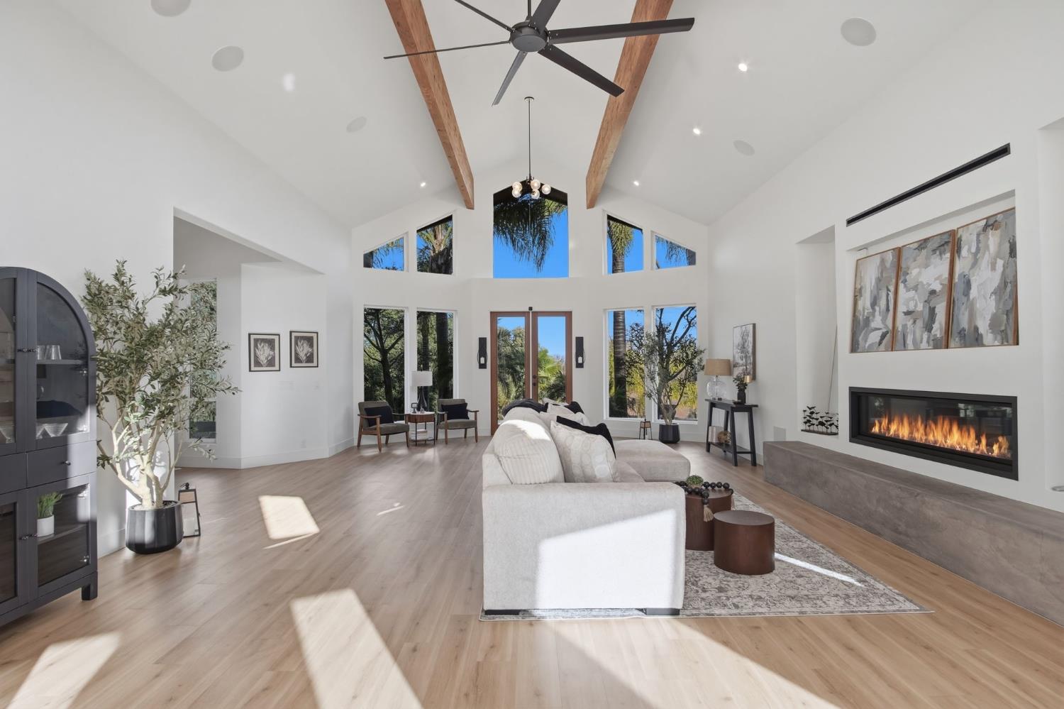 9313 N Hills Ct, Oakdale, CA 95361