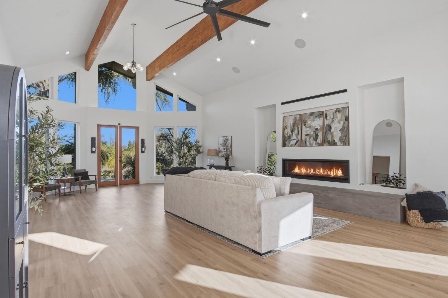 9313 N Hills Ct, Oakdale, CA 95361