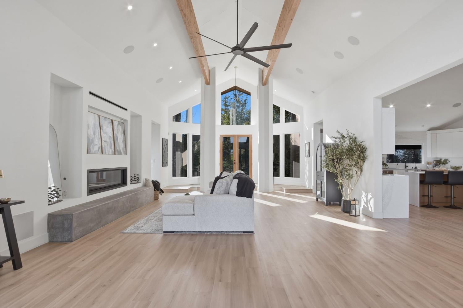 9313 N Hills Ct, Oakdale, CA 95361