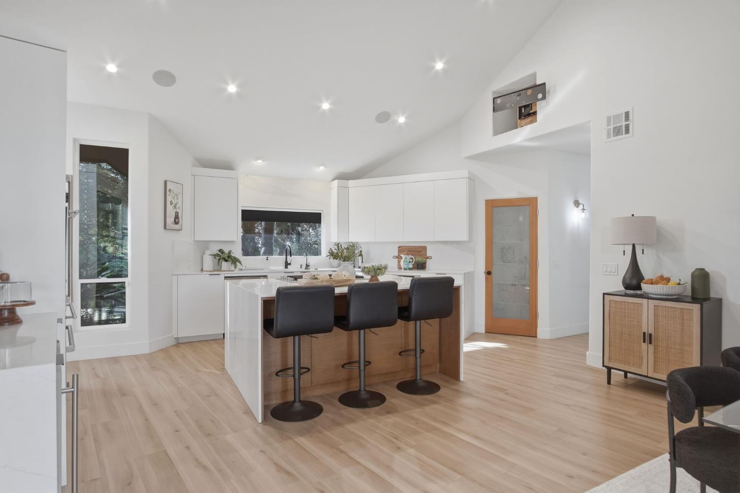 9313 N Hills Ct, Oakdale, CA 95361