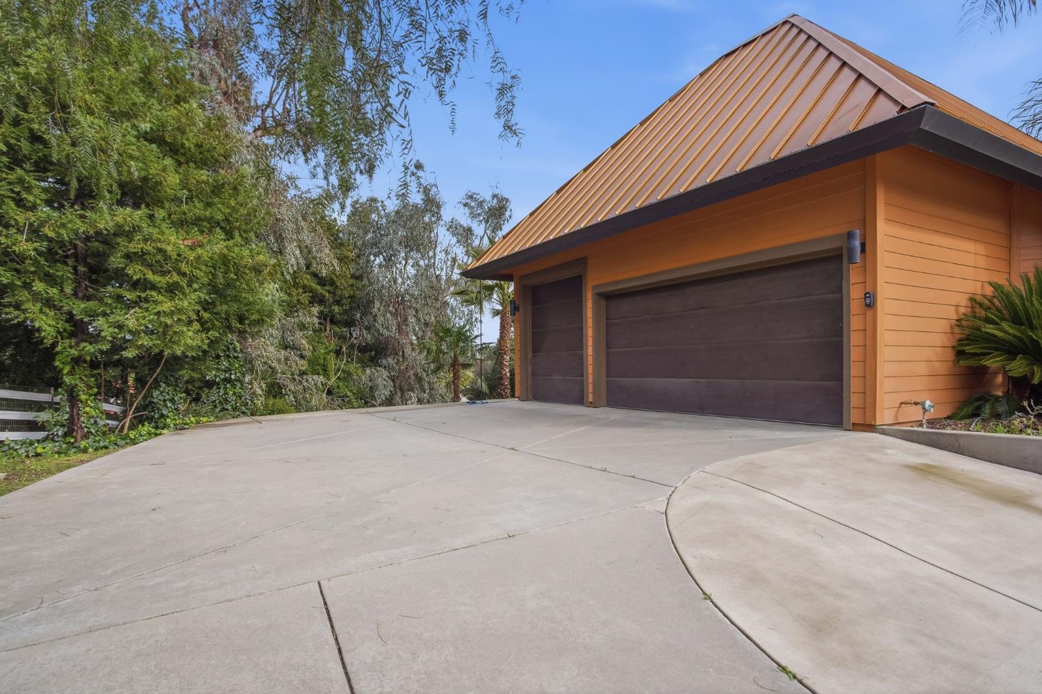 9313 N Hills Ct, Oakdale, CA 95361
