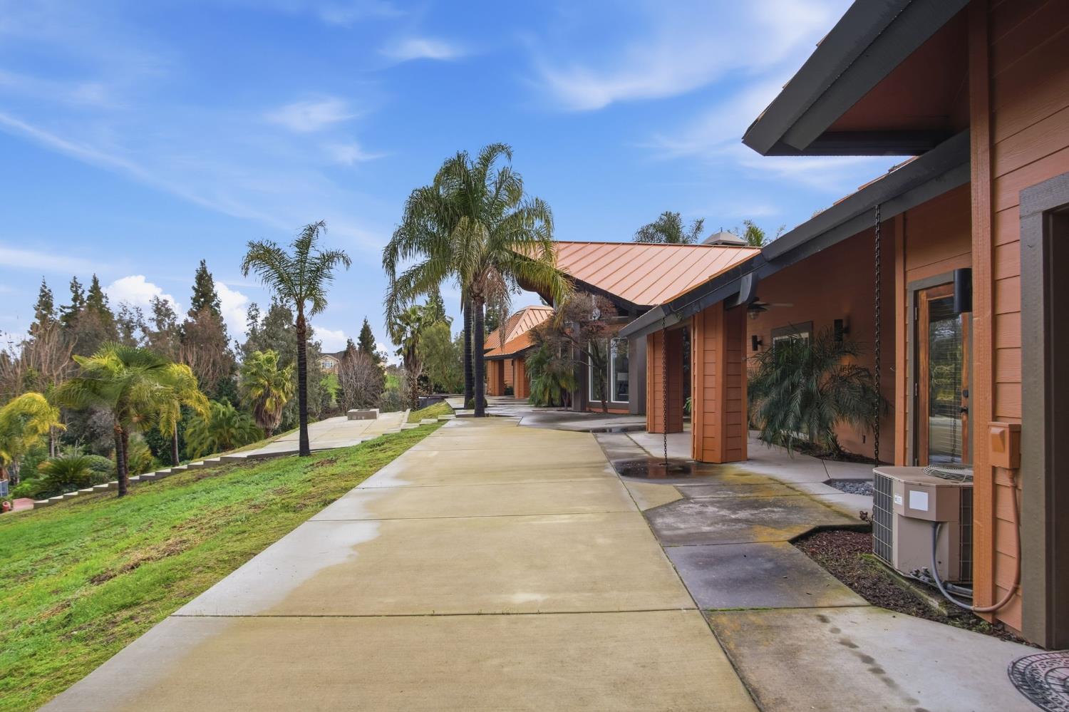 9313 N Hills Ct, Oakdale, CA 95361