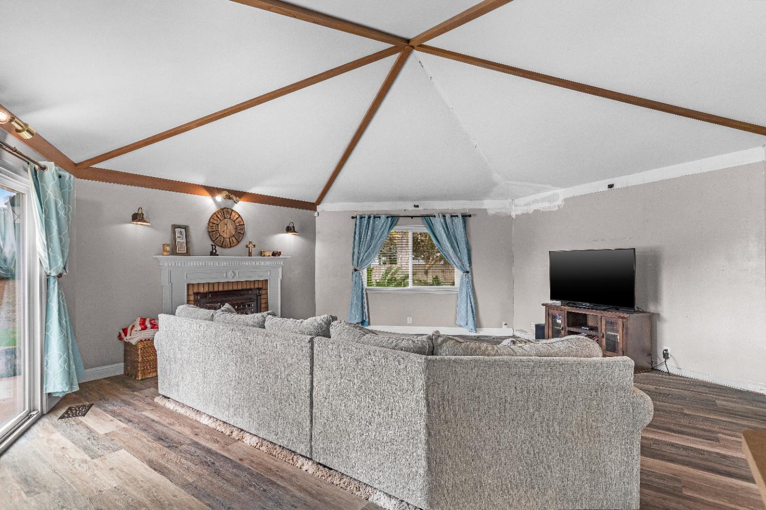 5135 Lucille Ln, Atwater, CA 95301