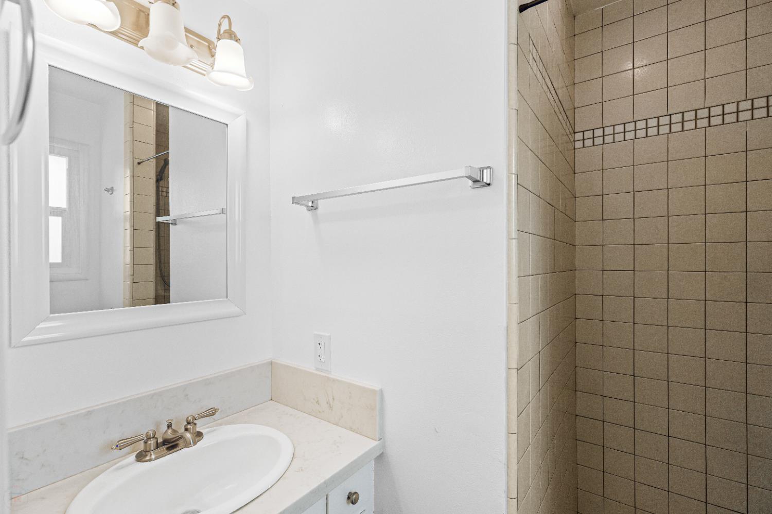 5135 Lucille Ln, Atwater, CA 95301