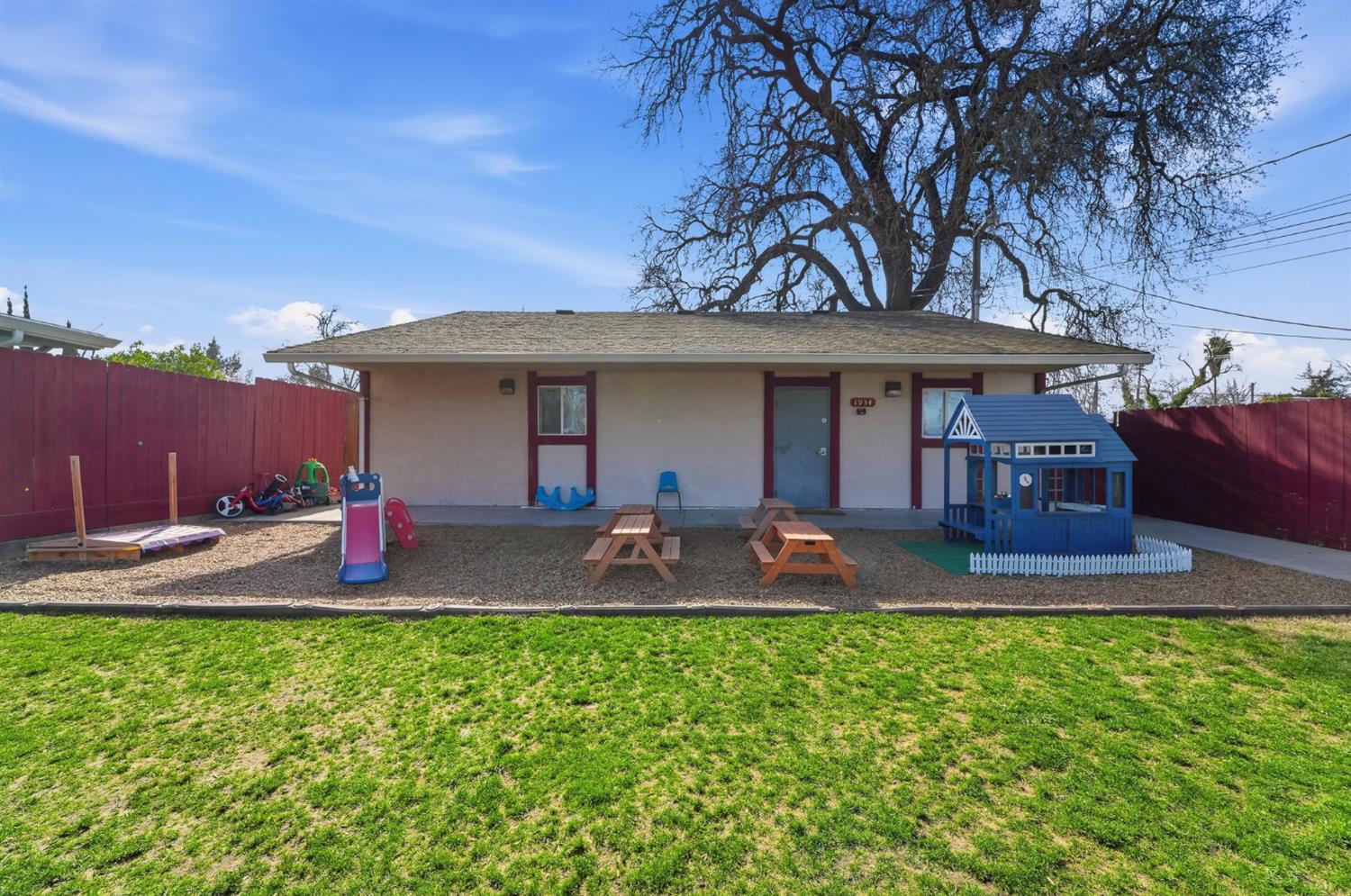 1934 G St, Modesto, CA 95354