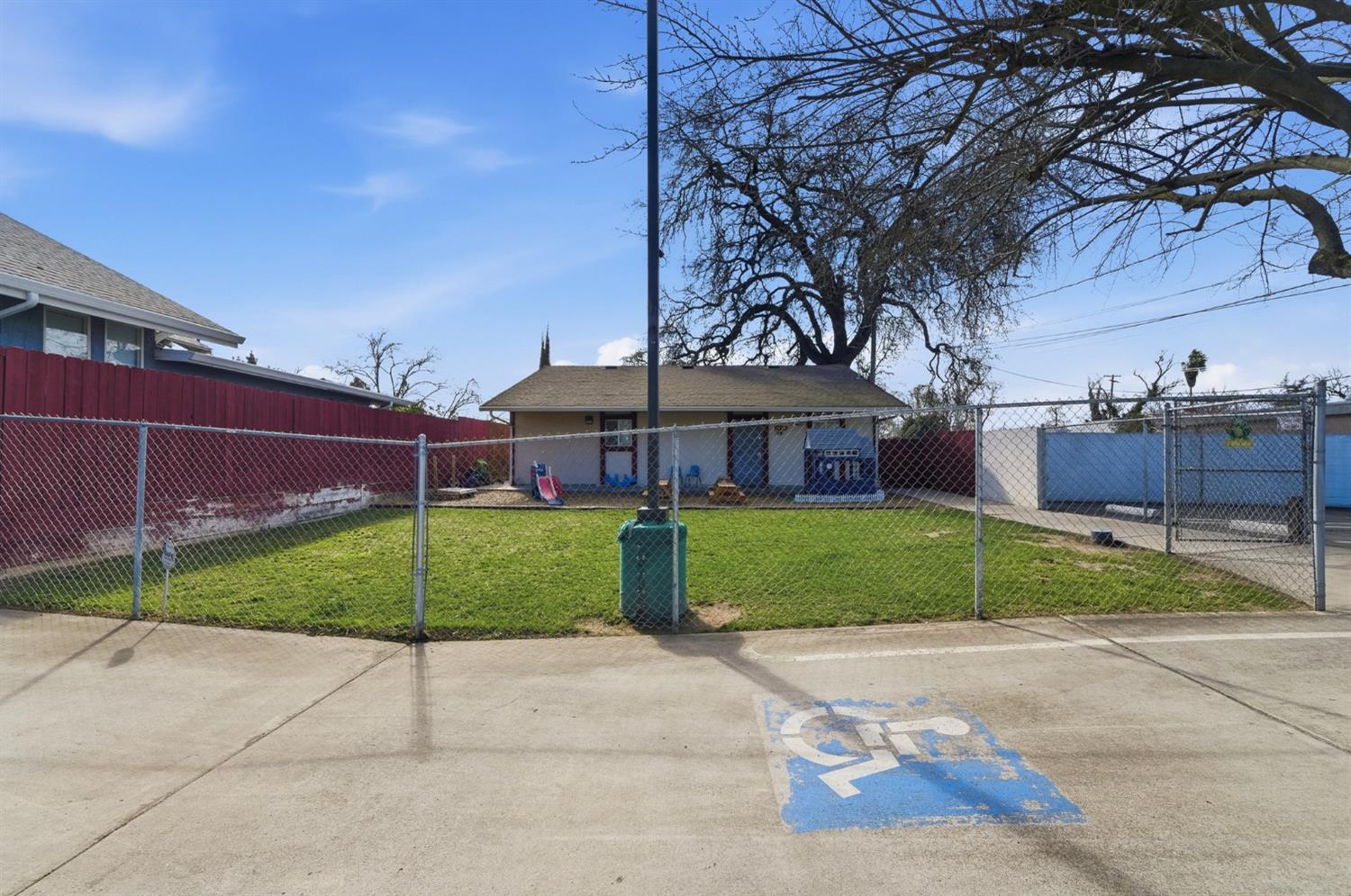 1934 G St, Modesto, CA 95354