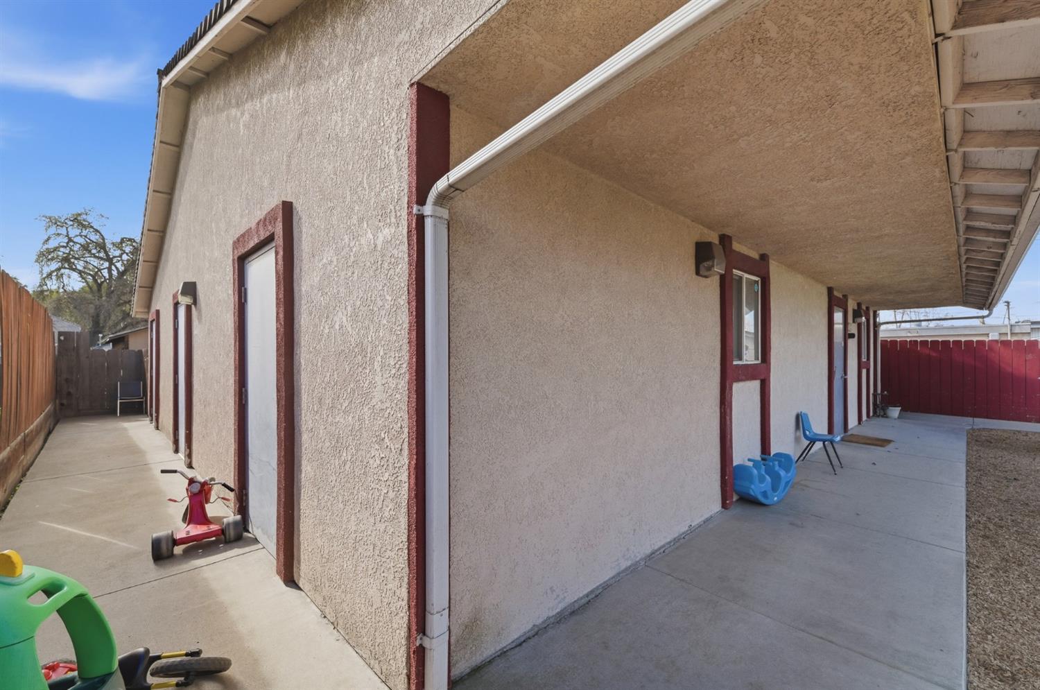 1934 G St, Modesto, CA 95354