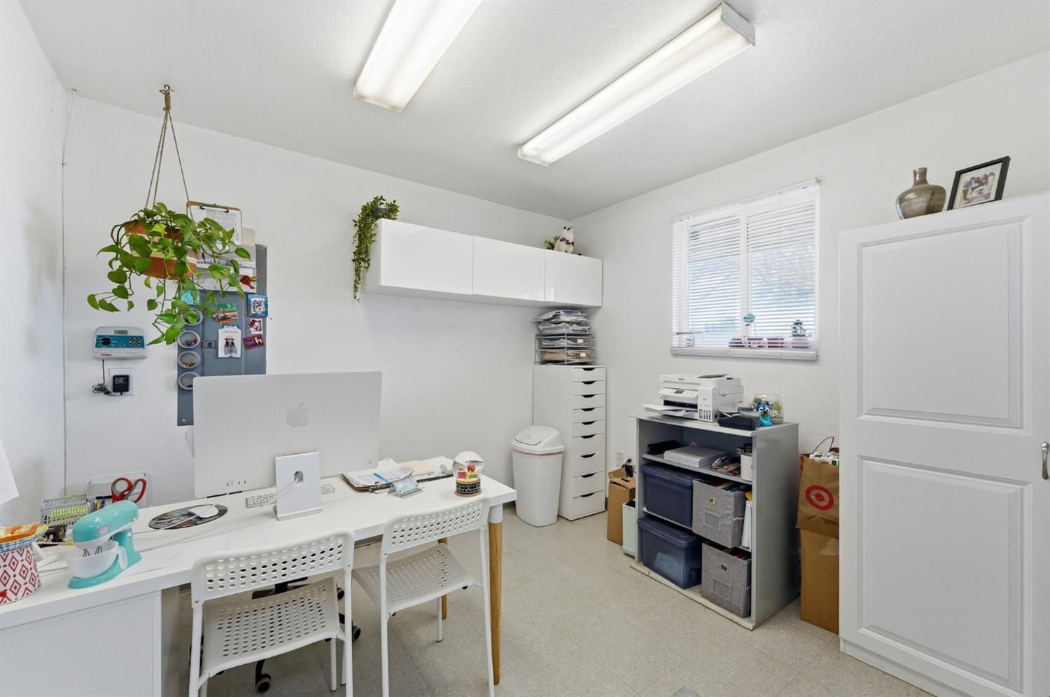 1934 G St, Modesto, CA 95354