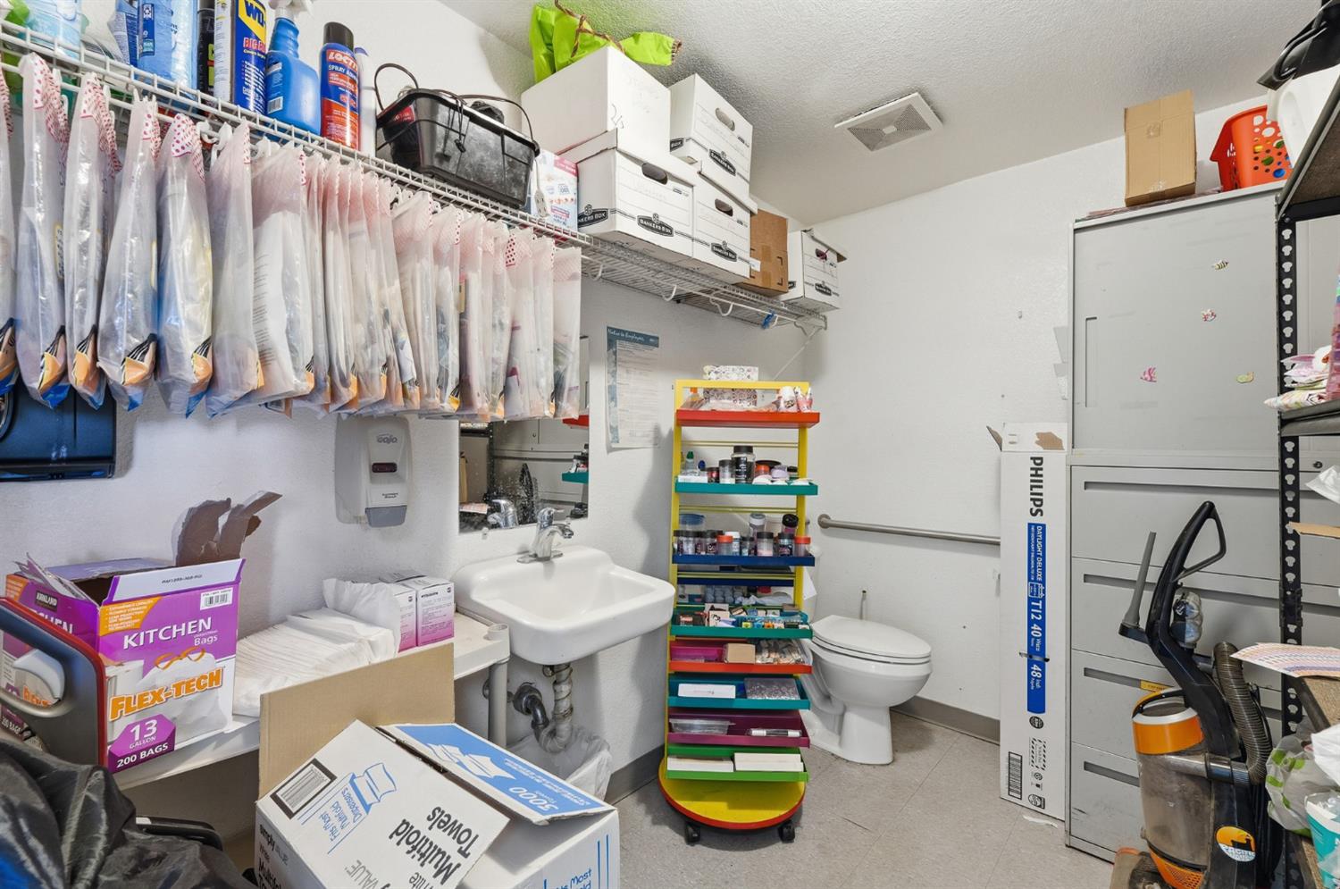 1934 G St, Modesto, CA 95354