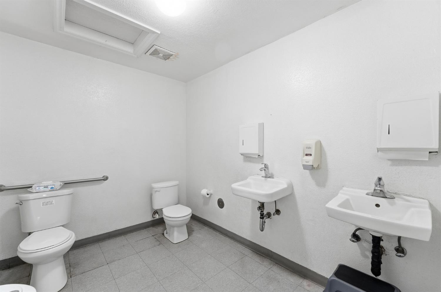 1934 G St, Modesto, CA 95354