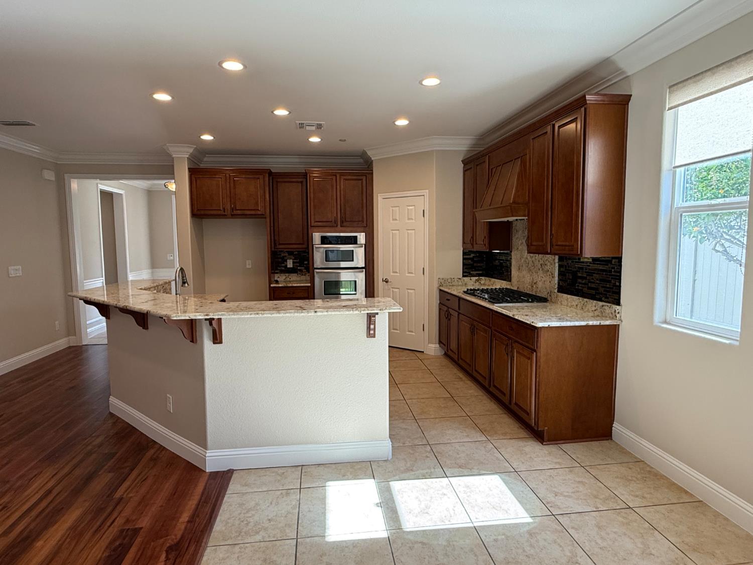 2443 Plumcreek Ln, Manteca, CA 95336