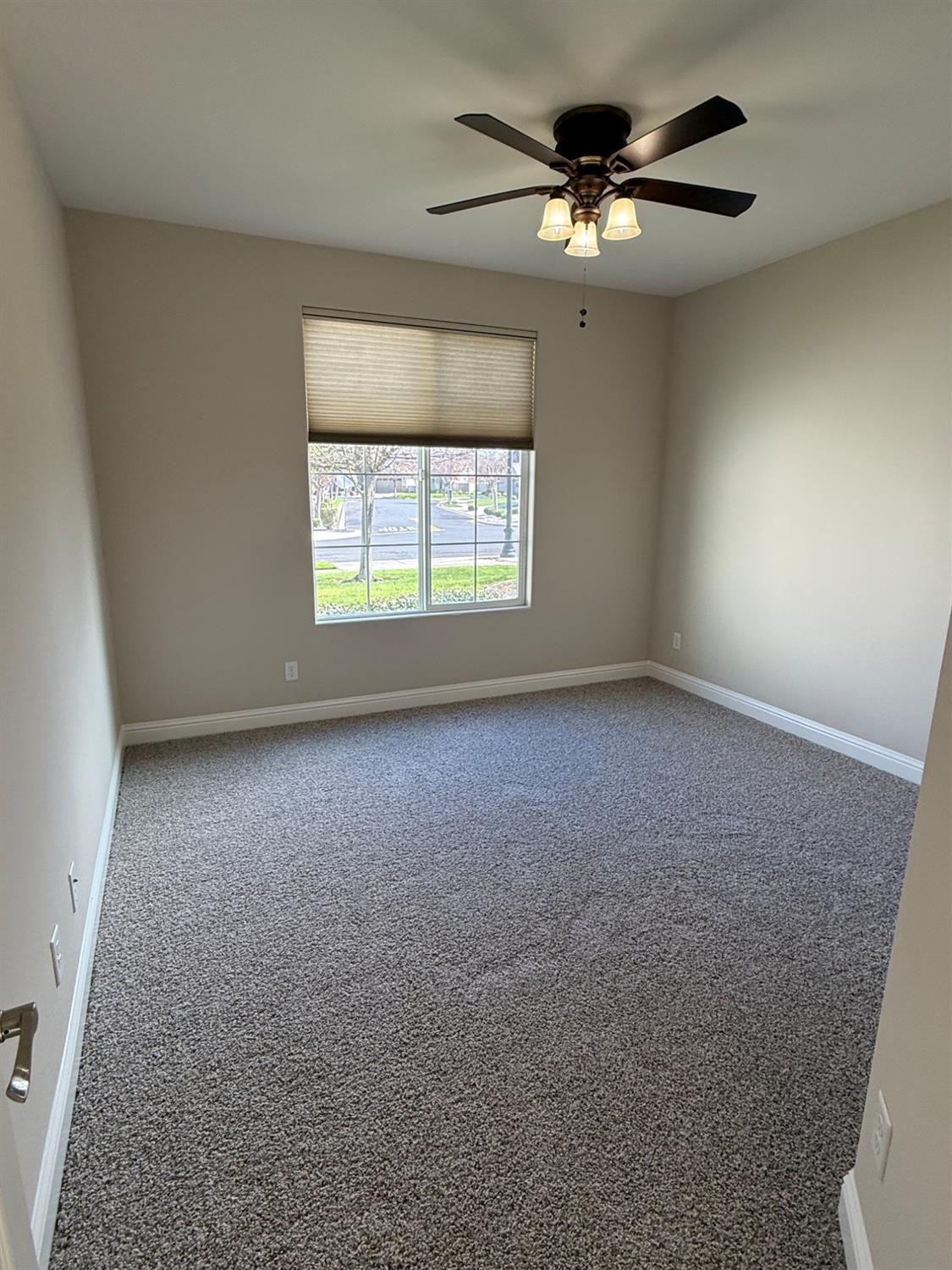 2443 Plumcreek Ln, Manteca, CA 95336