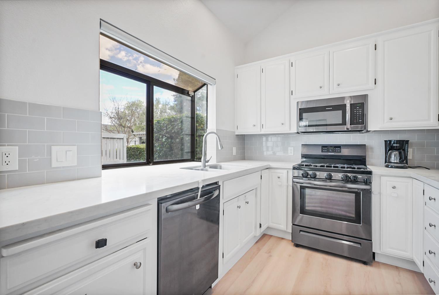 2768 Sherwood Avenue #B, Modesto, CA 95350