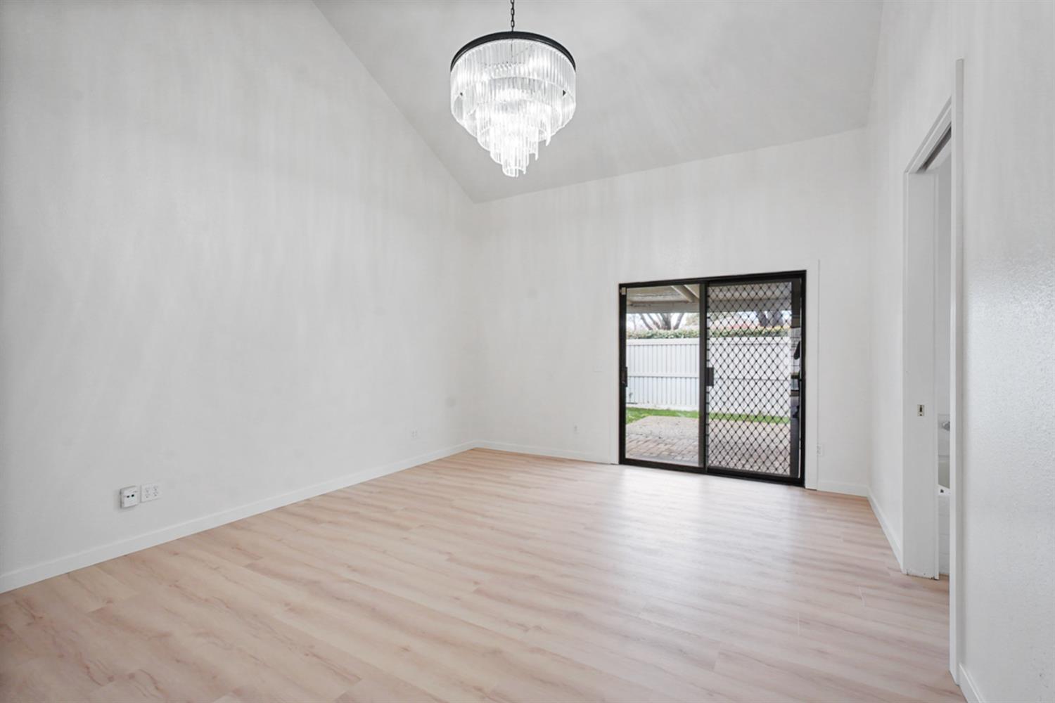 2768 Sherwood Avenue #B, Modesto, CA 95350