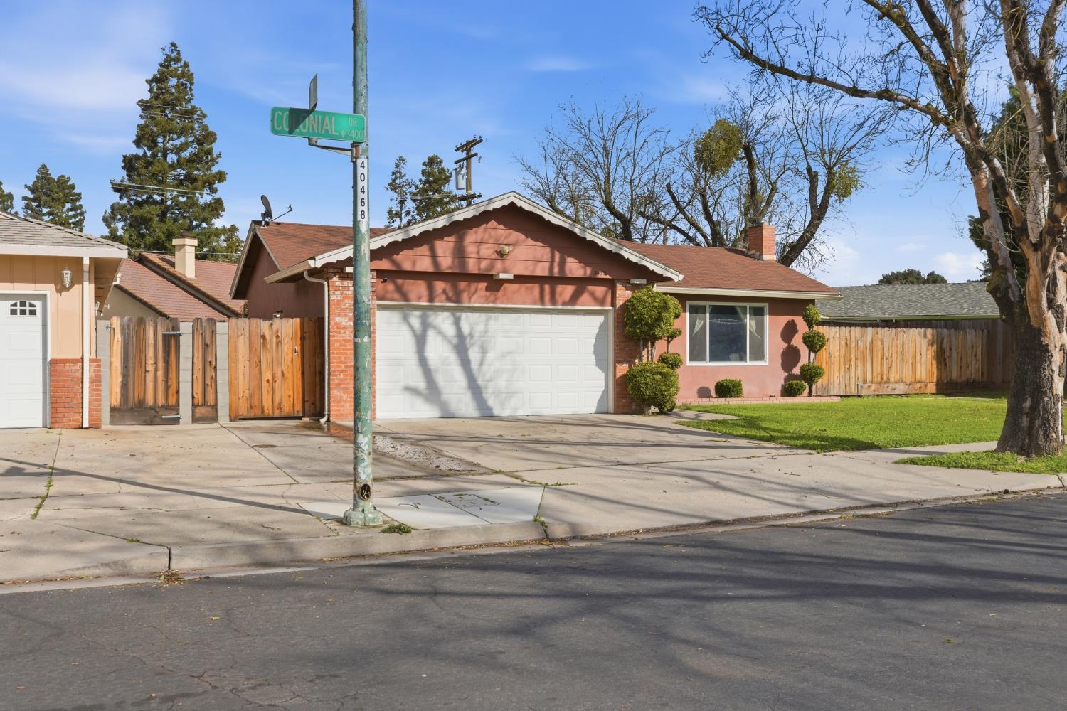 3432 Colonial Dr, Modesto, CA 95350