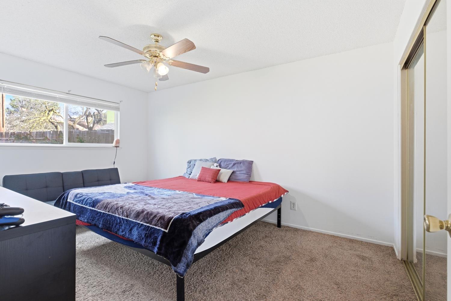 3432 Colonial Dr, Modesto, CA 95350