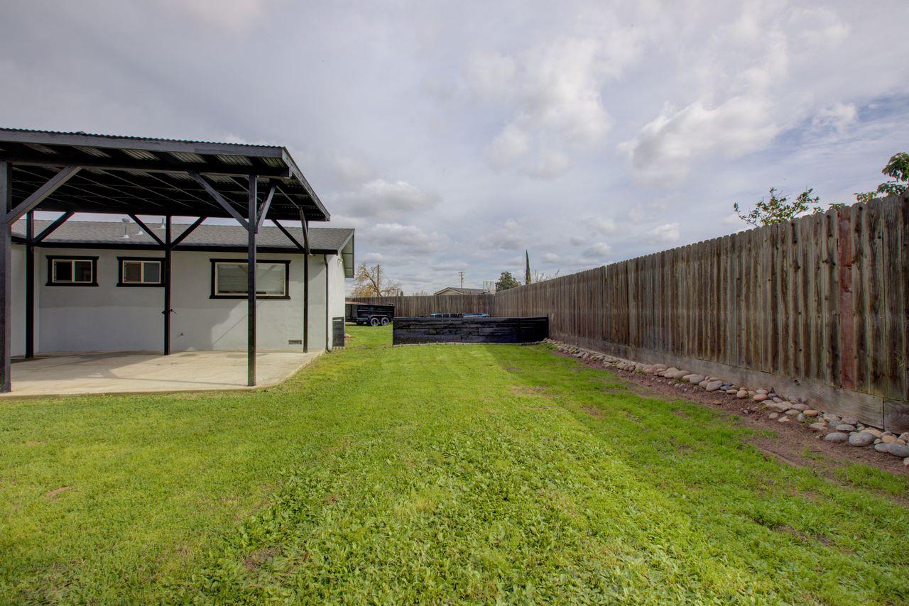 9906 Jennifer Ct, Delhi, CA 95315