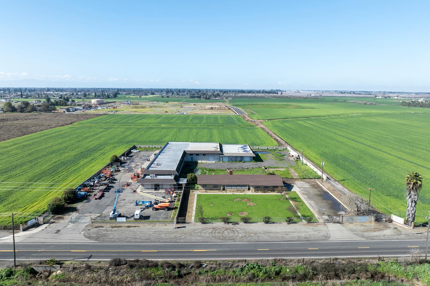 3941 3943 Roselle Ave, Modesto, CA 95357