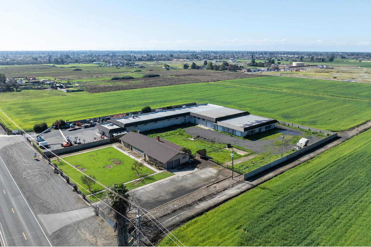 3941 3943 Roselle Ave, Modesto, CA 95357