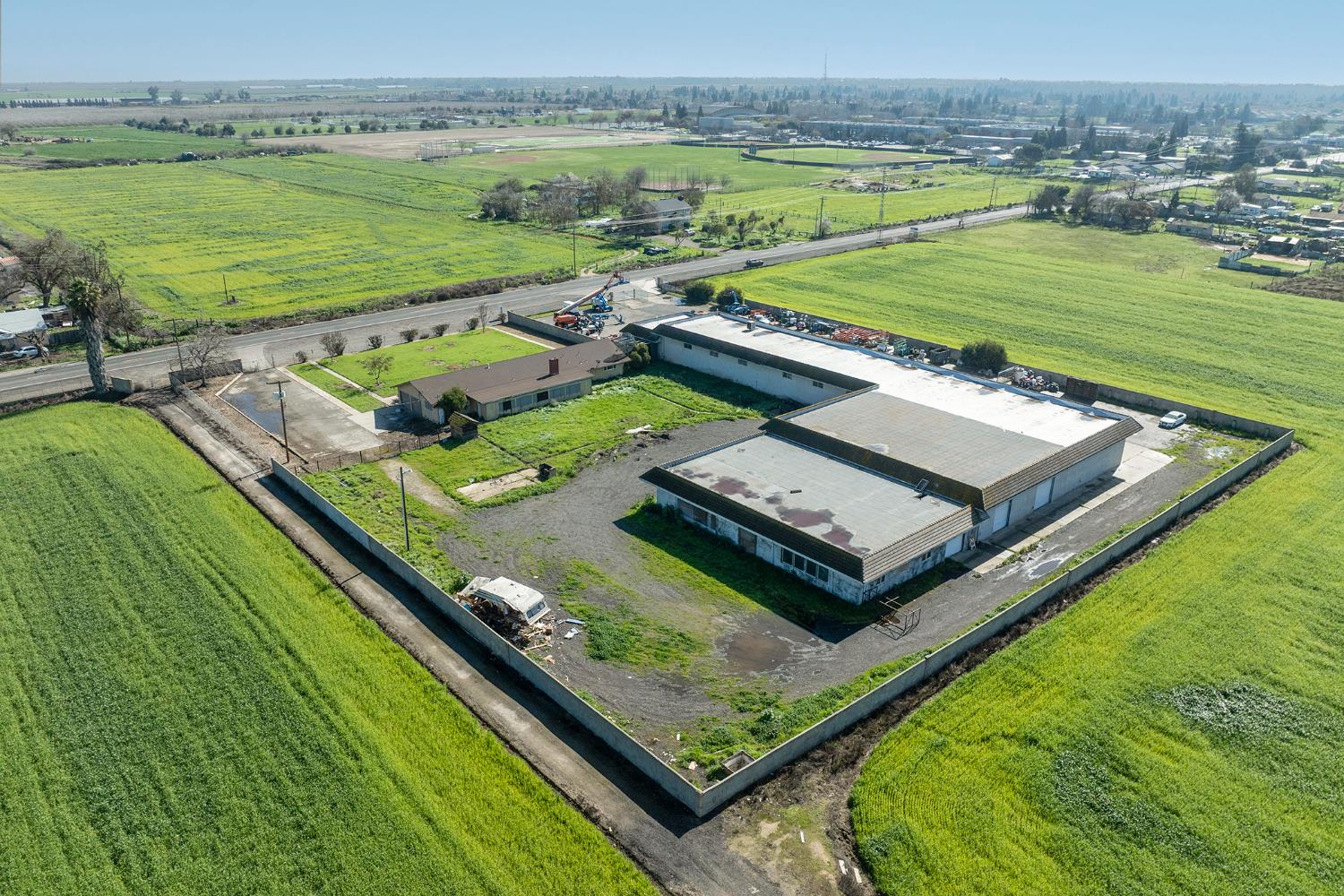 3941 3943 Roselle Ave, Modesto, CA 95357