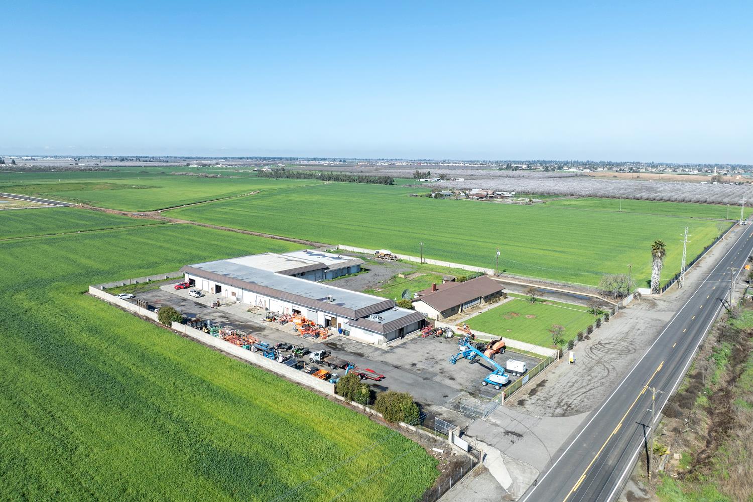 3941 3943 Roselle Ave, Modesto, CA 95357