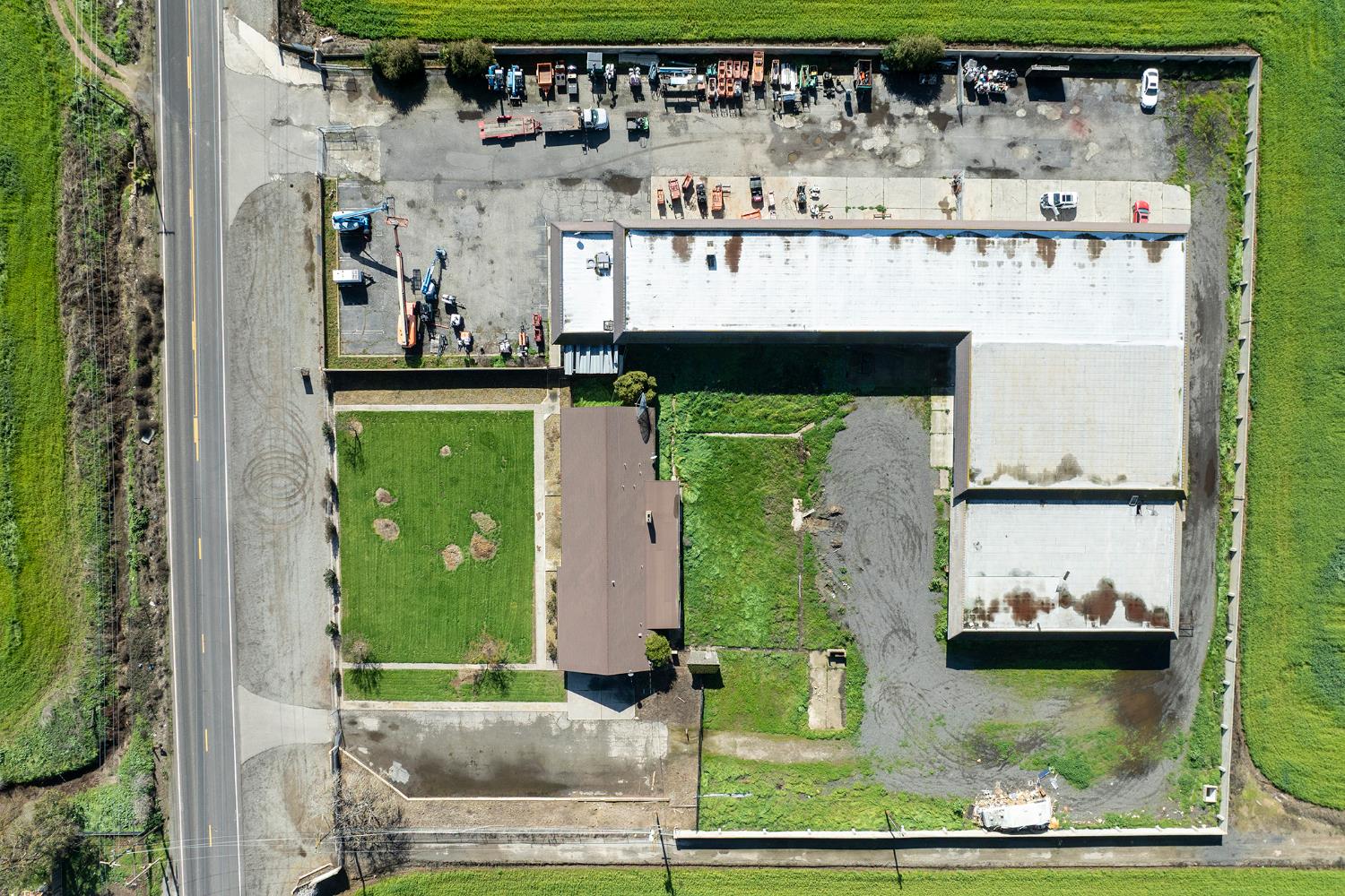 3941 3943 Roselle Ave, Modesto, CA 95357