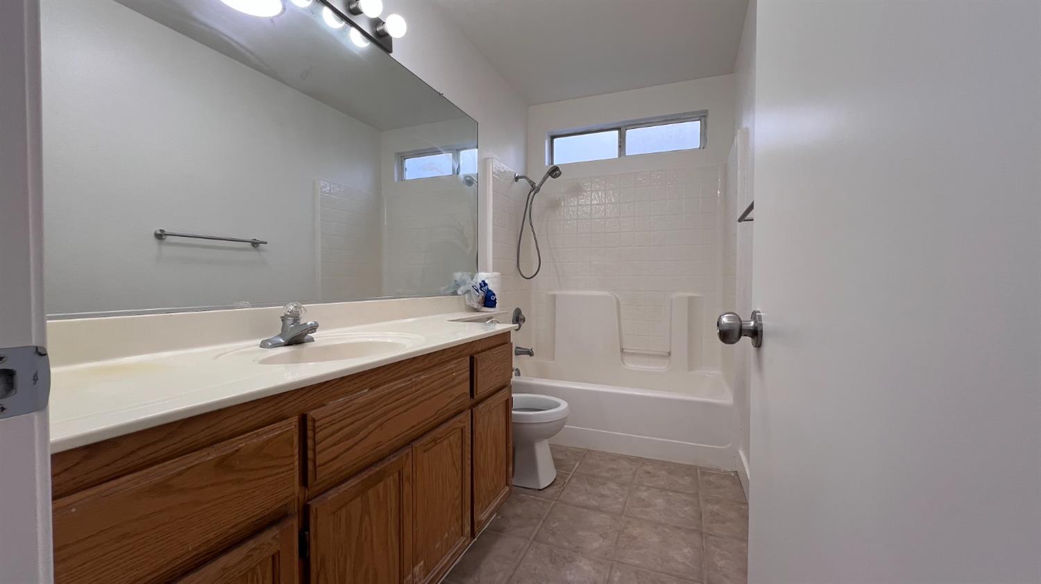 2701 Mozart Dr, Modesto, CA 95358