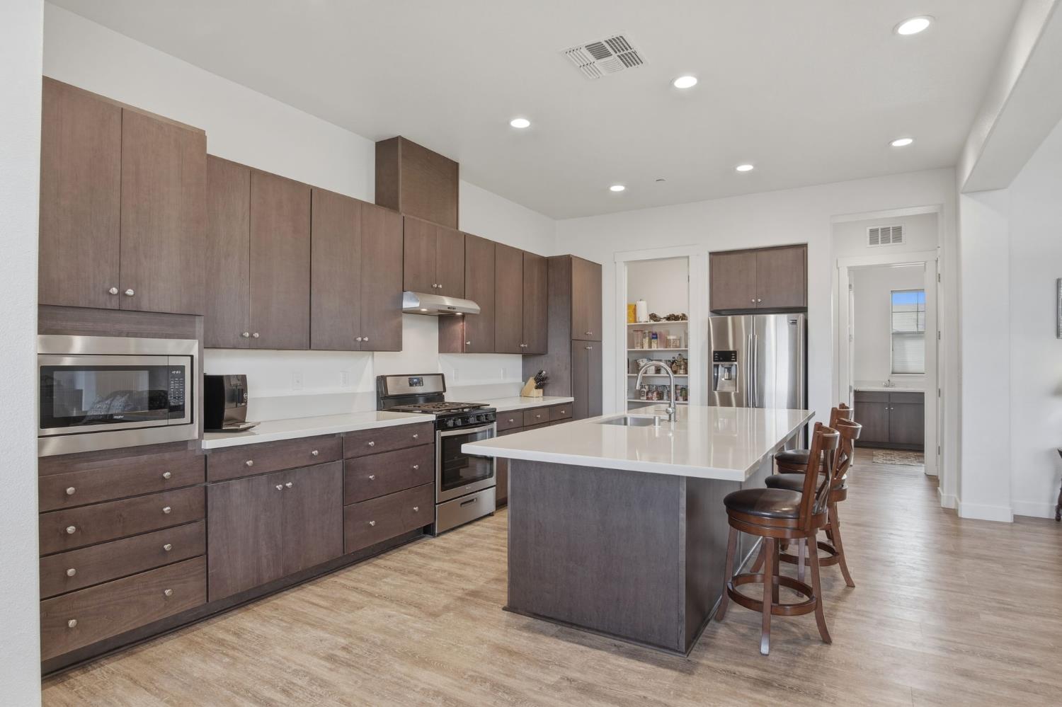 2787 Millstream Ln, Turlock, CA 95382