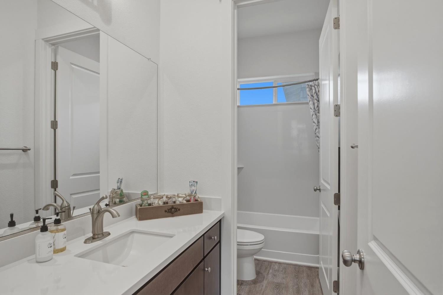 2787 Millstream Ln, Turlock, CA 95382