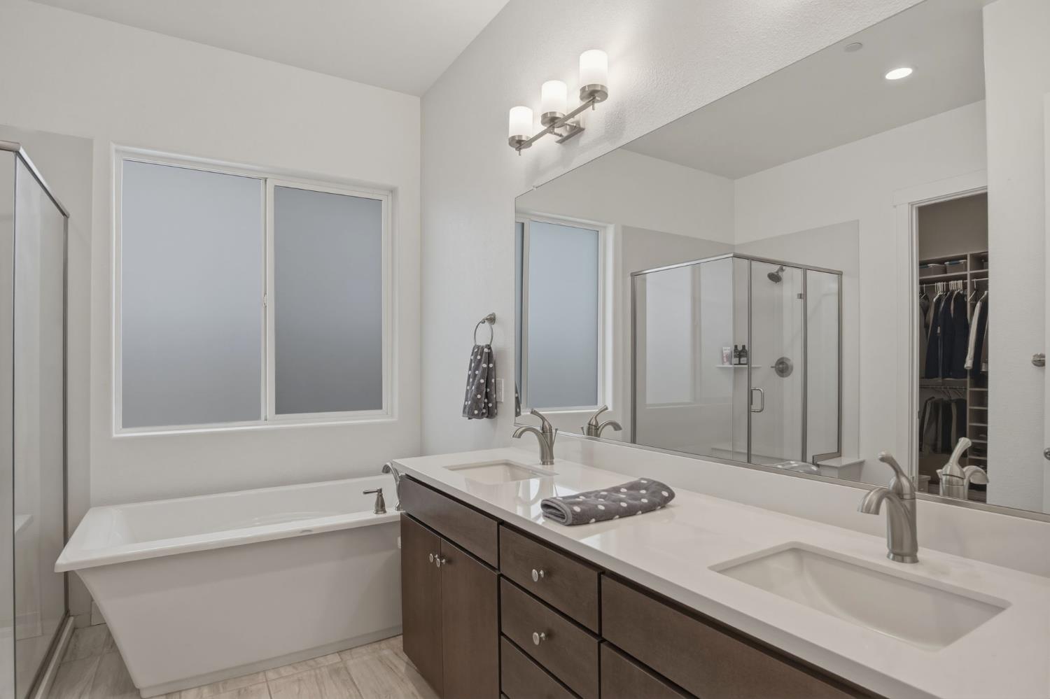 2787 Millstream Ln, Turlock, CA 95382