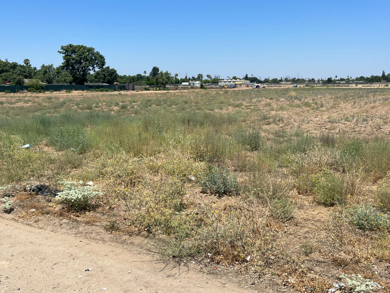 4865 E Jensen Ave, Fresno, CA 93725