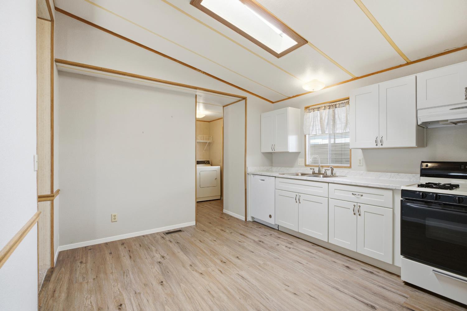 1459 Standiford Ave #98, Modesto, CA 95350