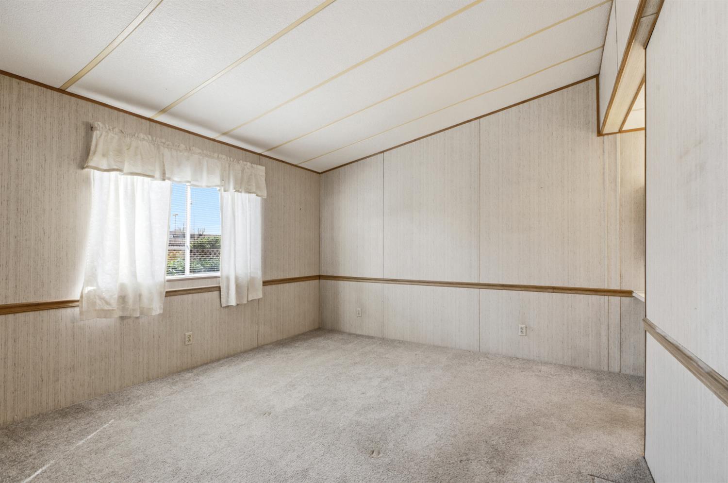 1459 Standiford Ave #98, Modesto, CA 95350