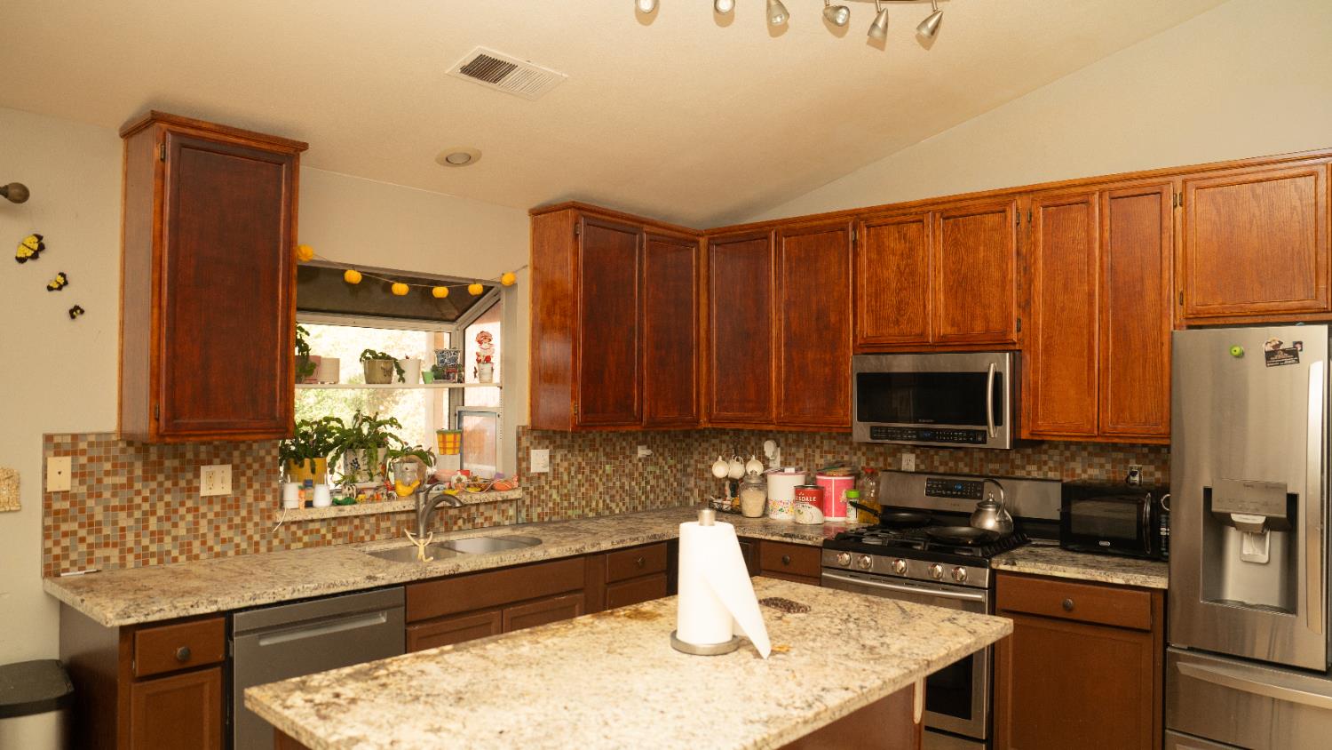 3917 Westfall Ln, Modesto, CA 95357