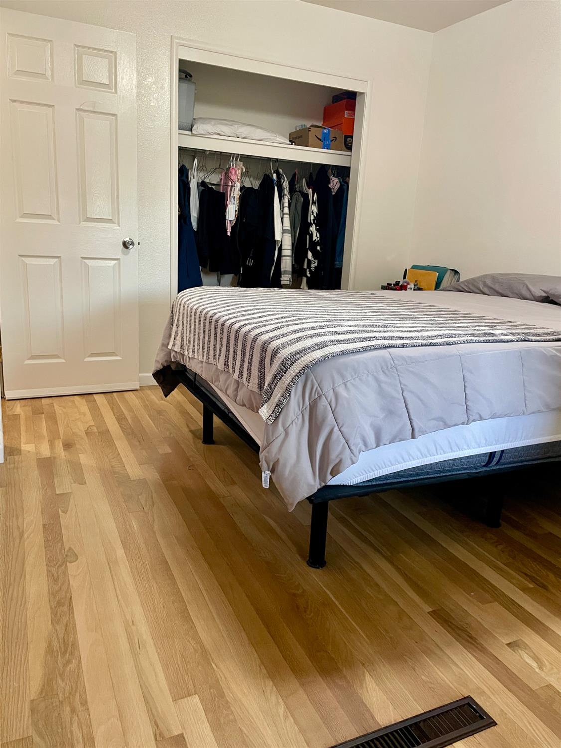 1120 W F St, Oakdale, CA 95361