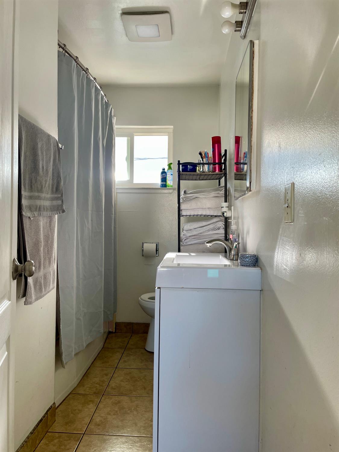 1120 W F St, Oakdale, CA 95361