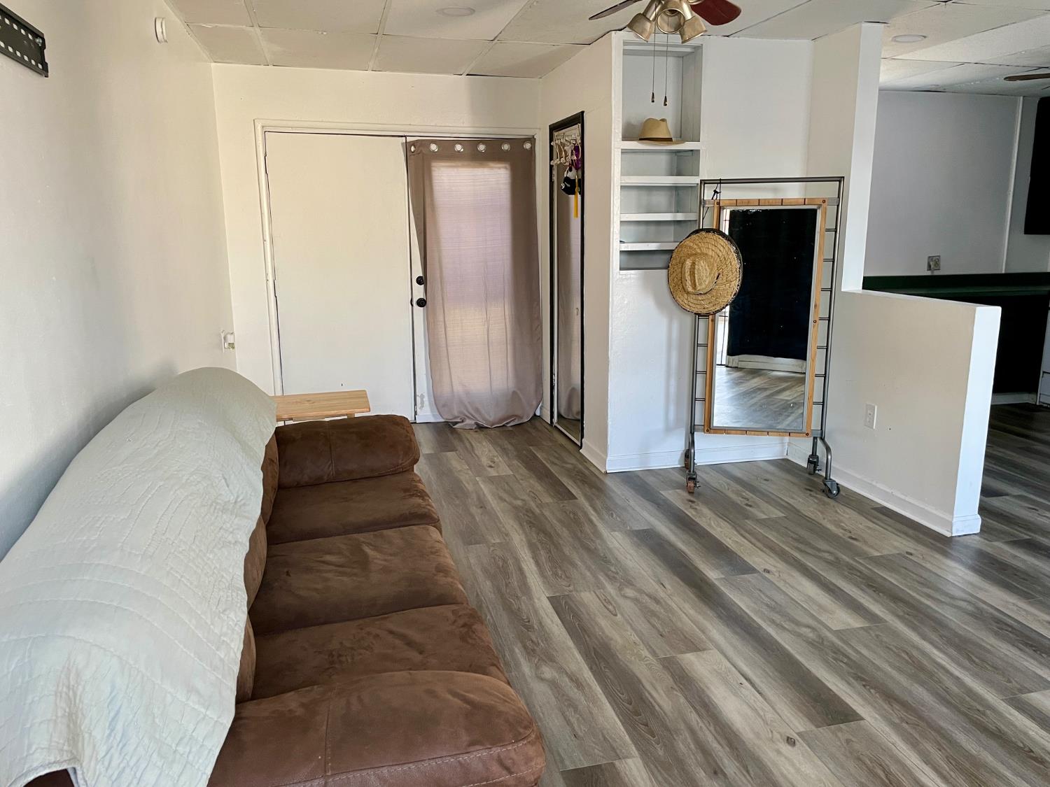 1120 W F St, Oakdale, CA 95361