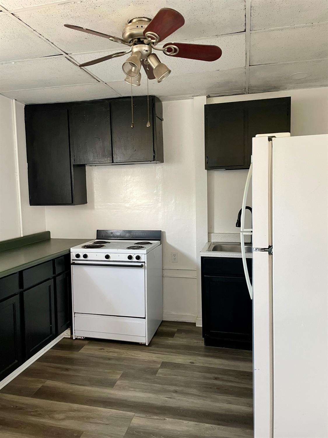 1120 W F St, Oakdale, CA 95361