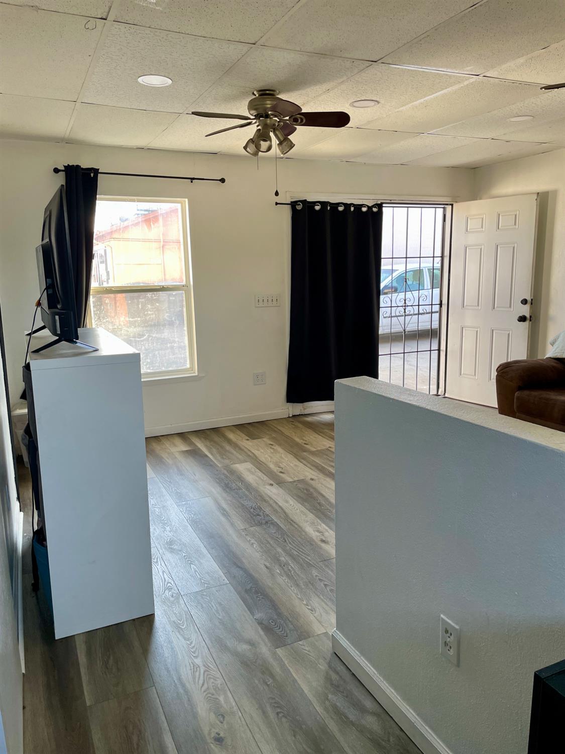 1120 W F St, Oakdale, CA 95361