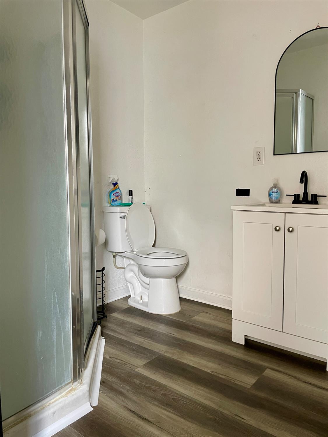 1120 W F St, Oakdale, CA 95361