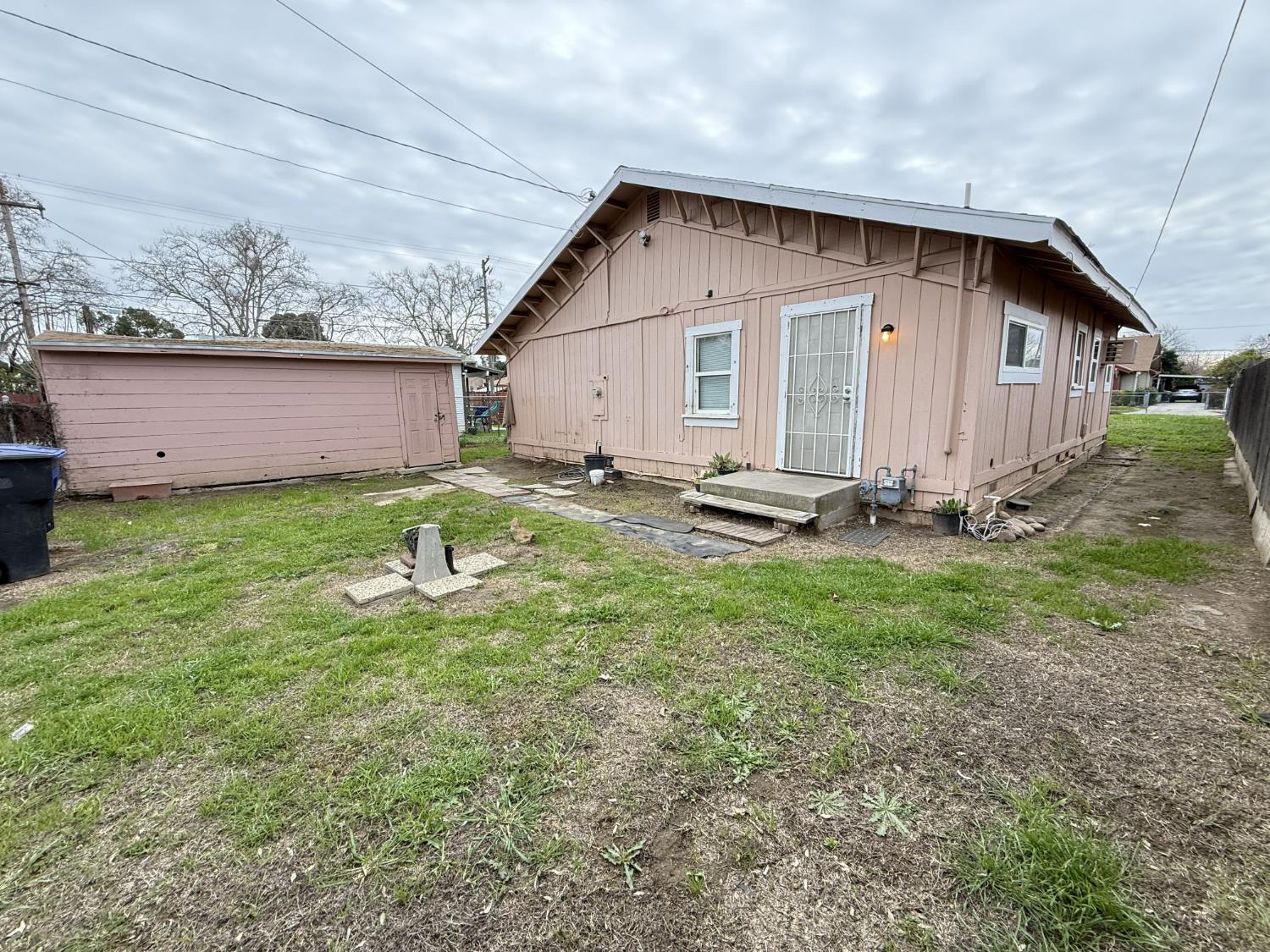 223 Rosemont Ave, Modesto, CA 95351