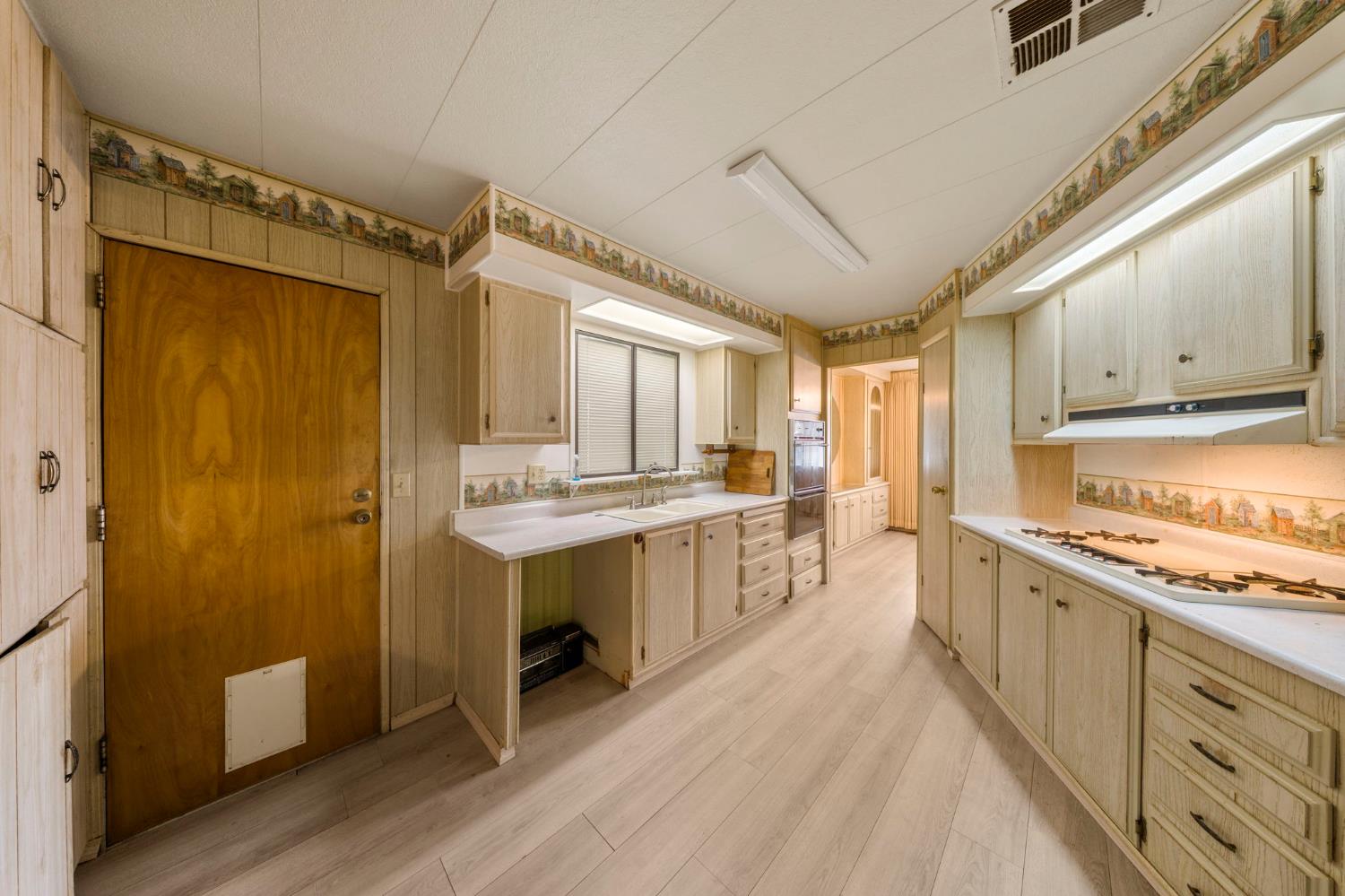 2129 Viking Ln, Modesto, CA 95350