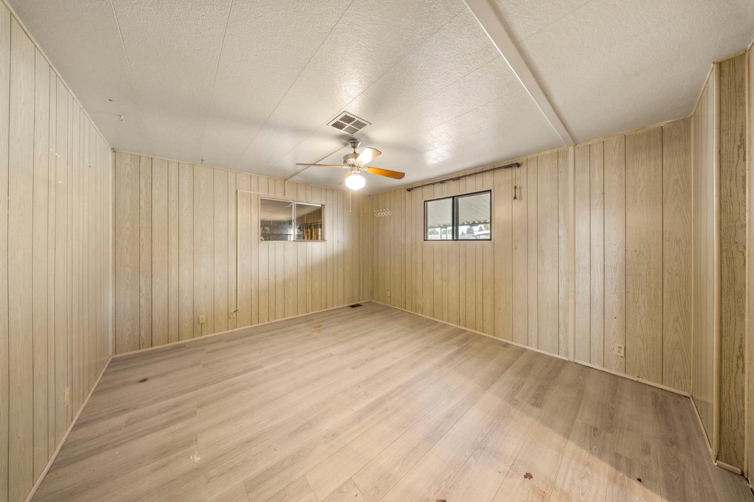 2129 Viking Ln, Modesto, CA 95350