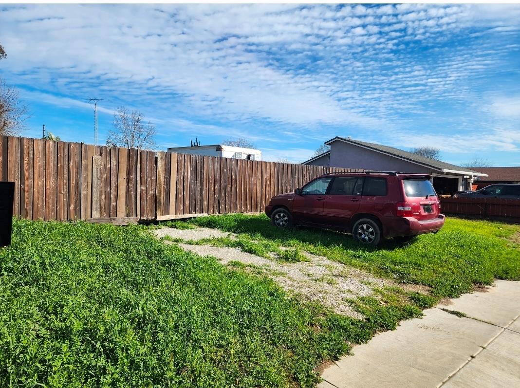 2605 Glasgow Dr, Ceres, CA 95307