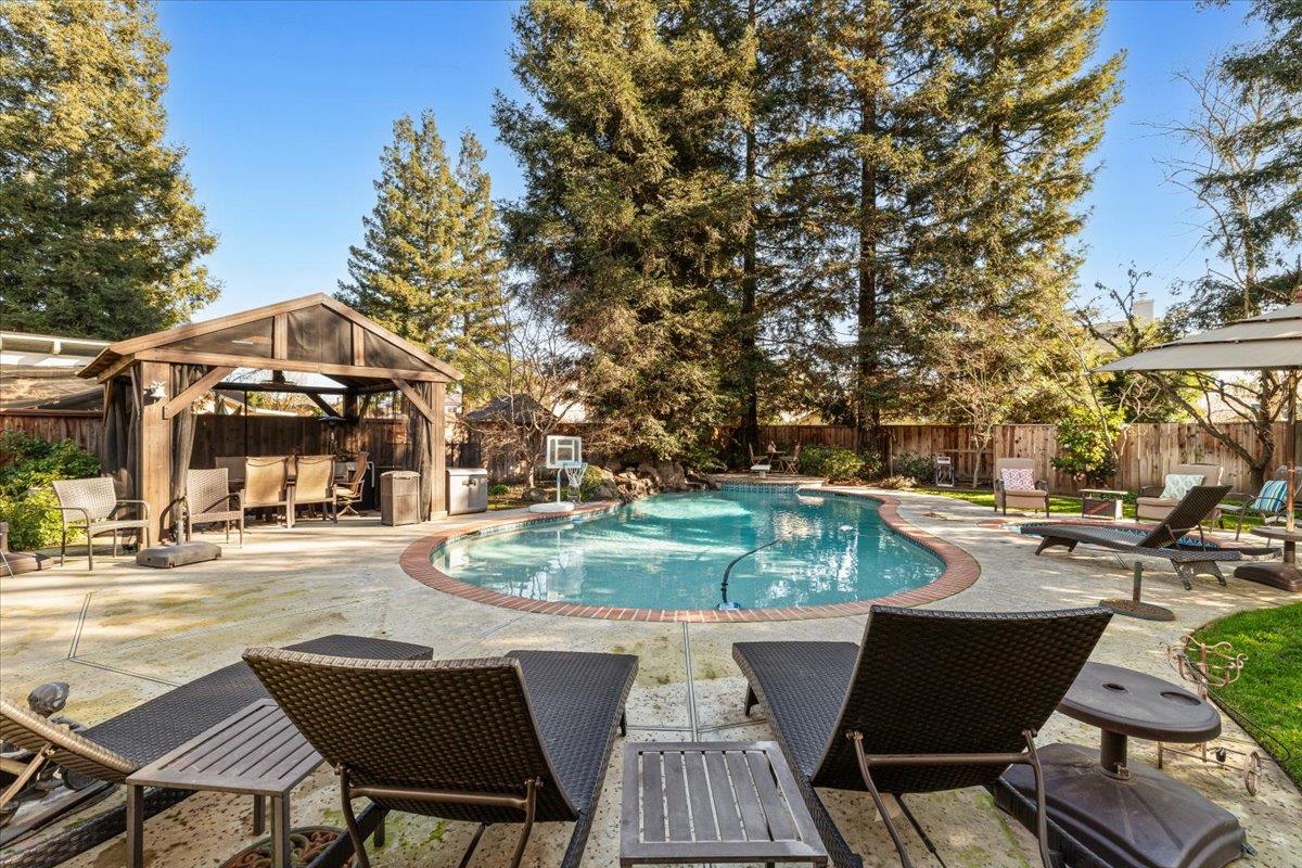 1738 Heirloom Ct, Modesto, CA 95357